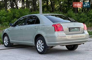 Ліфтбек Toyota Avensis 2005 в 