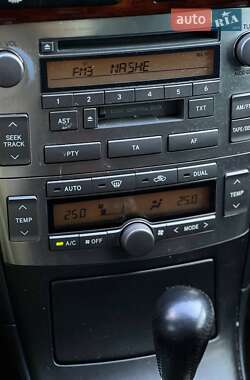 Ліфтбек Toyota Avensis 2005 в 