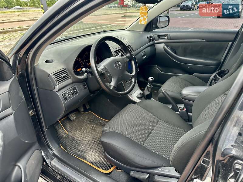 Седан Toyota Avensis 2007 в Киеве