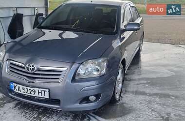 Седан Toyota Avensis 2003 в 