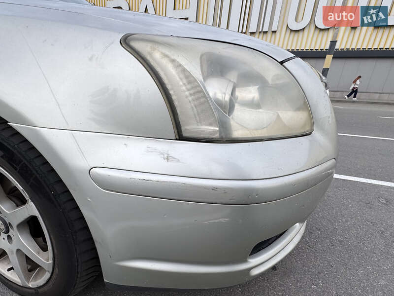 Универсал Toyota Avensis 2003 в Киеве