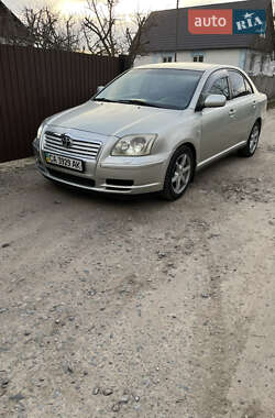 Седан Toyota Avensis 2003 в Жашківу