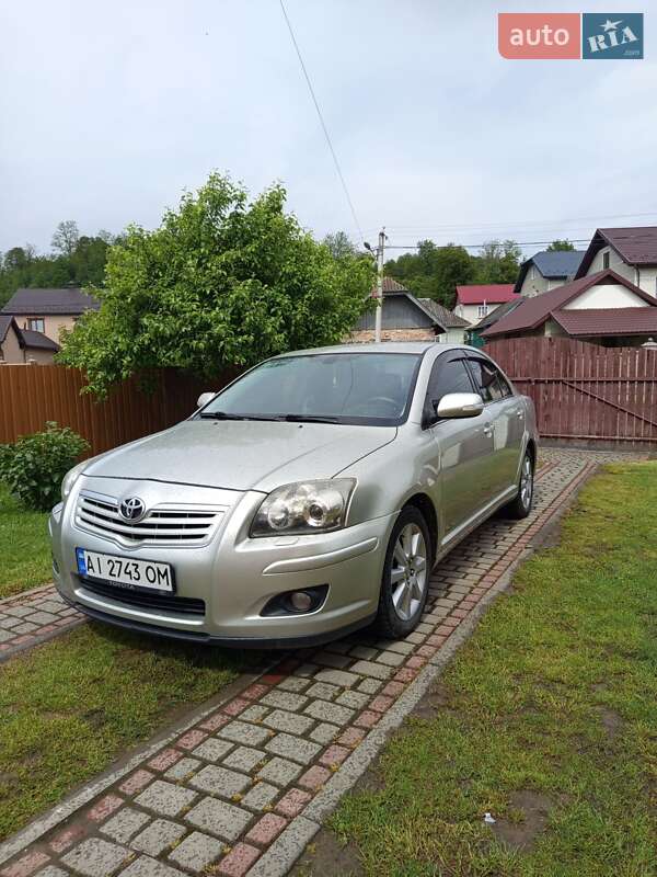 Седан Toyota Avensis 2006 в 