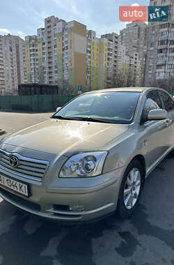 Ліфтбек Toyota Avensis 2004 в 