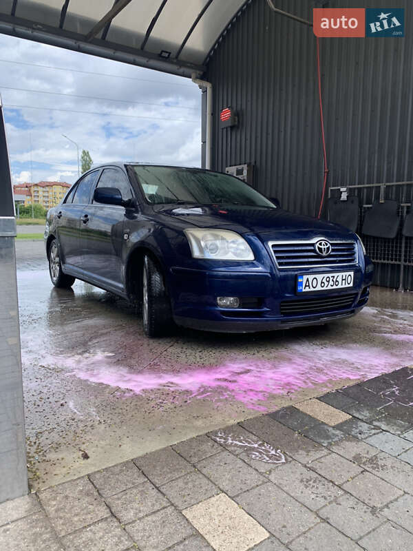 Седан Toyota Avensis 2005 в 