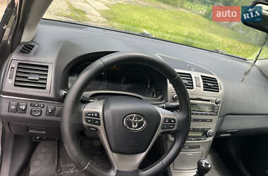 Седан Toyota Avensis 2011 в 