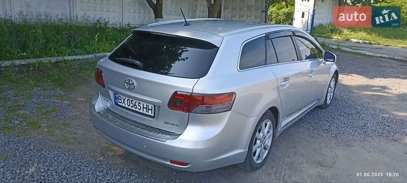 Универсал Toyota Avensis 2011 в Хмельницком