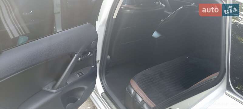 Универсал Toyota Avensis 2011 в Хмельницком