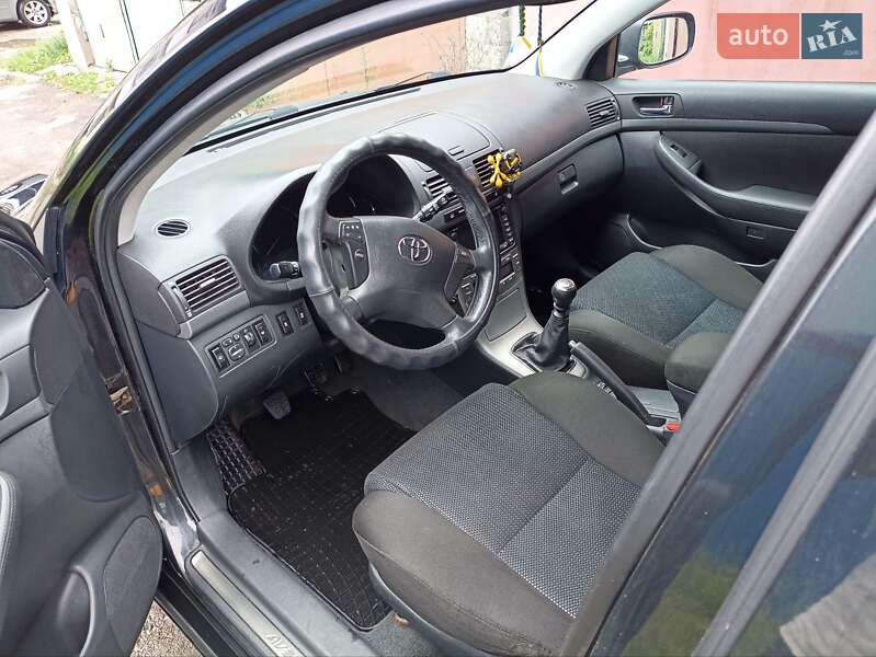 Универсал Toyota Avensis 2008 в Луцке