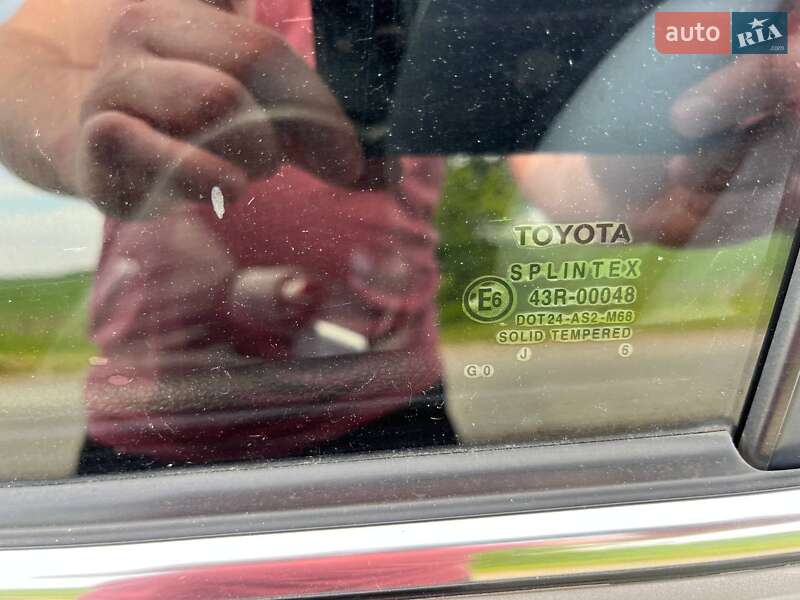 Седан Toyota Avensis 2006 в Львові