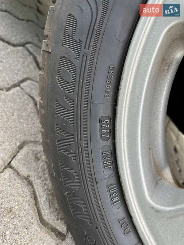 Седан Toyota Avensis 2006 в Львові