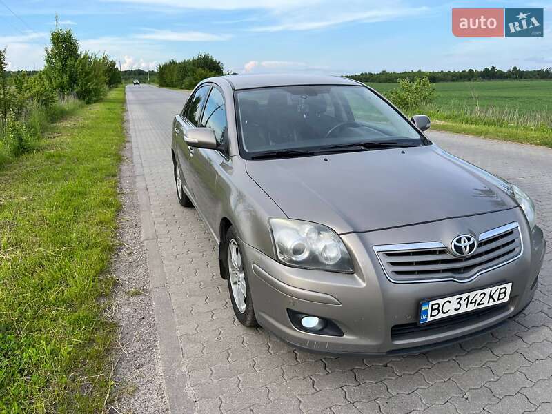 Седан Toyota Avensis 2006 в Львові