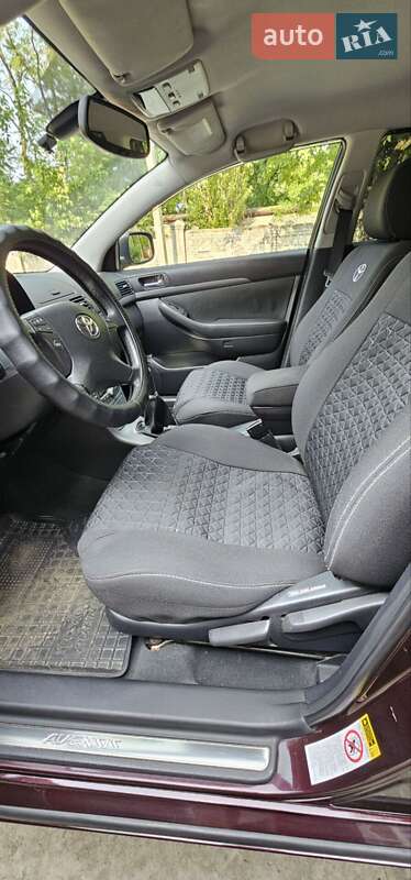 Универсал Toyota Avensis 2006 в Днепре