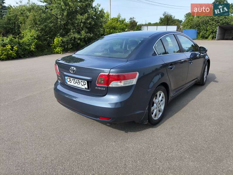 Седан Toyota Avensis 2010 в 