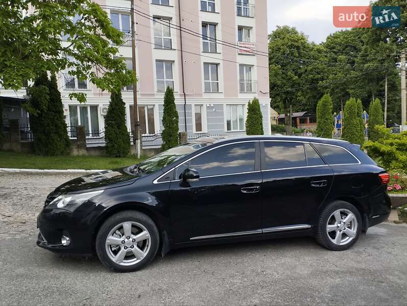 Toyota Avensis 2012