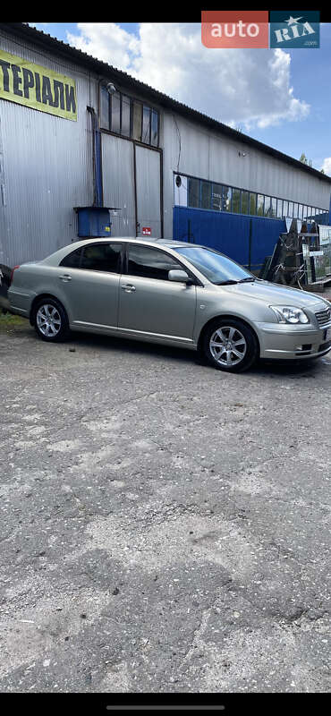 Седан Toyota Avensis 2004 в Хмельницком