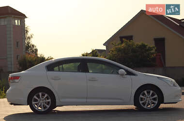 Седан Toyota Avensis 2012 в Киеве