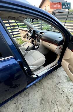 Универсал Toyota Avensis 2005 в 