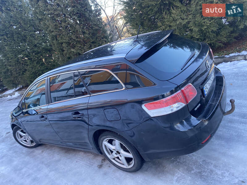 Универсал Toyota Avensis 2010 в Львове