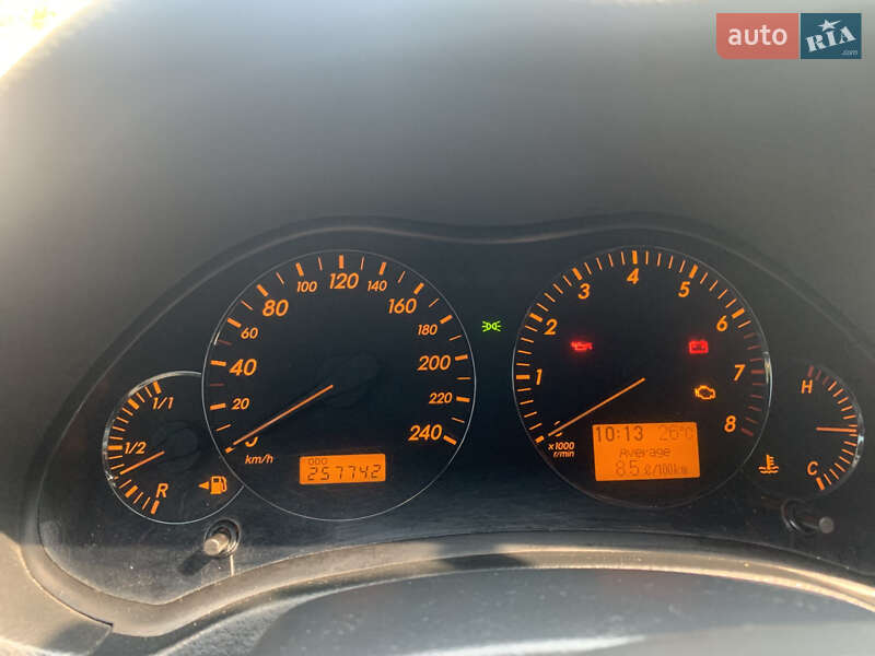 Седан Toyota Avensis 2006 в Виннице