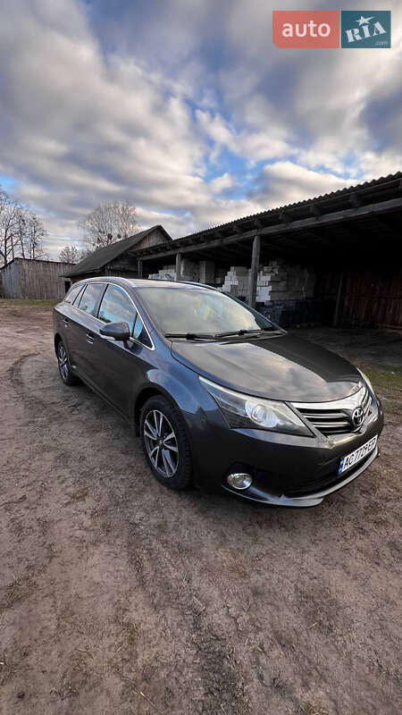 Универсал Toyota Avensis 2012 в Маневичах