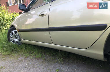 Седан Toyota Avensis 2000 в 