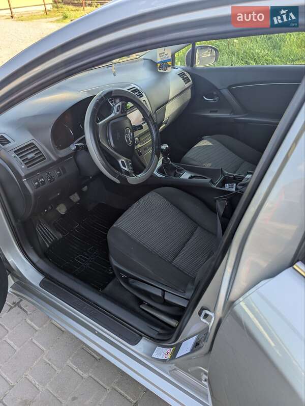 Универсал Toyota Avensis 2011 в Львове