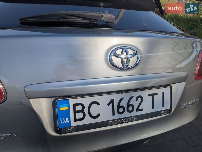 Универсал Toyota Avensis 2011 в Львове
