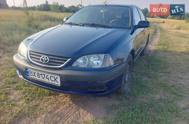 Ліфтбек Toyota Avensis 2001 в Краматорську