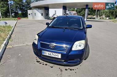 Седан Toyota Avensis 2003 в Кременчуці