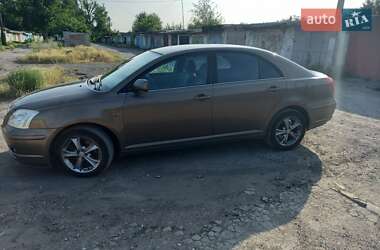 Лифтбек Toyota Avensis 2003 в Каменском