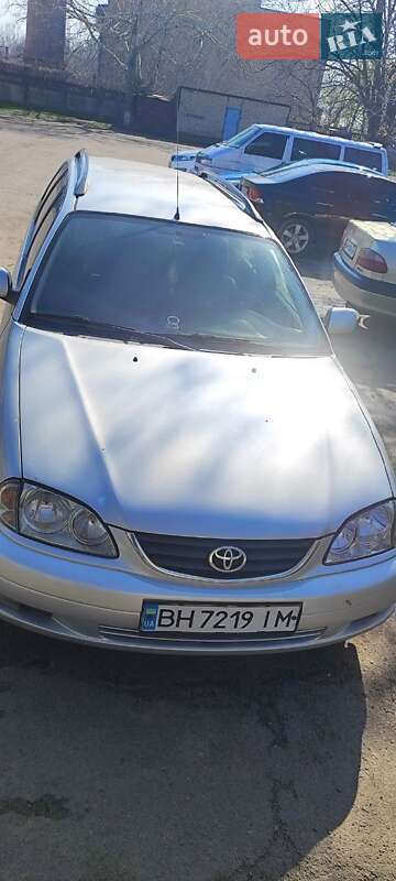 Toyota Avensis 2001