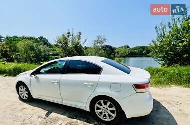Седан Toyota Avensis 2011 в 