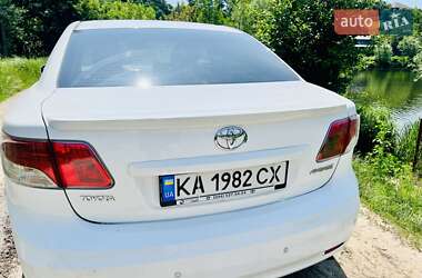 Седан Toyota Avensis 2011 в 