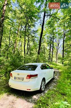 Седан Toyota Avensis 2011 в 