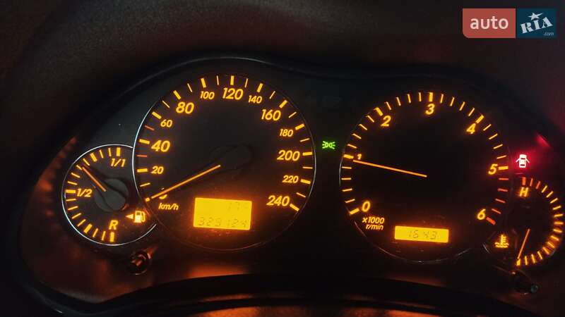 Універсал Toyota Avensis 2006 в Тячеві фото 3 Універсал Toyota Avensis 2006 в Тячеві