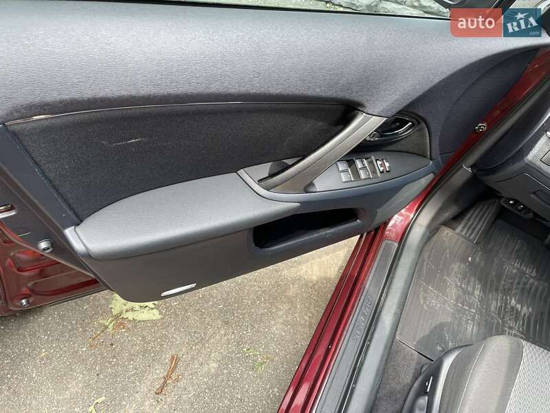 Универсал Toyota Avensis 2012 в Киеве фото 23 Универсал Toyota Avensis 2012 в Киеве