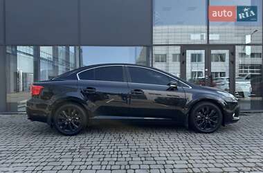 Седан Toyota Avensis 2015 в 