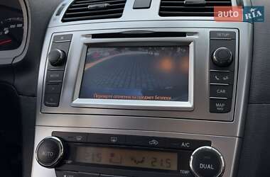 Седан Toyota Avensis 2015 в 