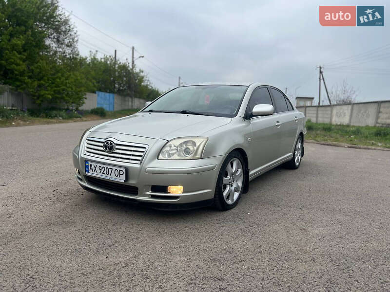 Седан Toyota Avensis 2005 в 