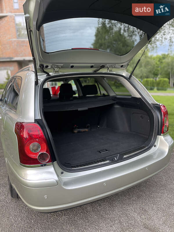 Универсал Toyota Avensis 2008 в Хмельницком