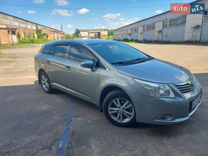 Универсал Toyota Avensis 2010 в Луцке