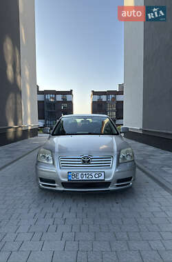 Седан Toyota Avensis 2003 в Львове