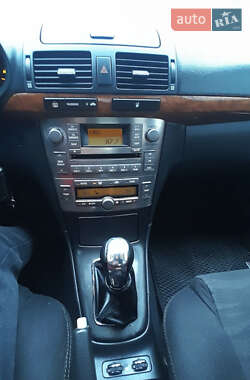 Седан Toyota Avensis 2006 в 