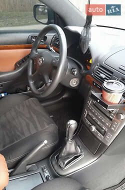 Седан Toyota Avensis 2006 в 