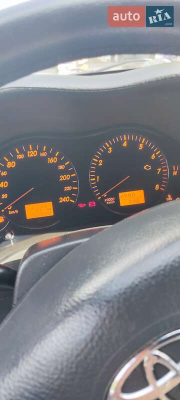 Седан Toyota Avensis 2004 в Одесі
