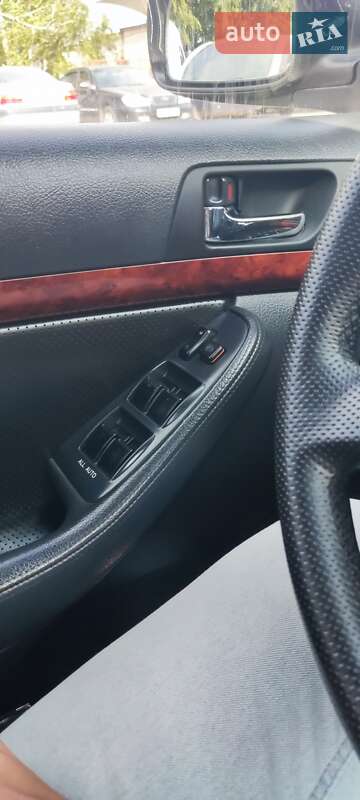 Седан Toyota Avensis 2004 в Одесі