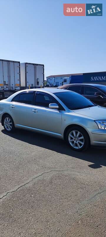 Седан Toyota Avensis 2004 в Одесі