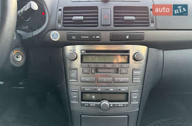 Универсал Toyota Avensis 2004 в 