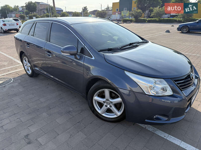 Універсал Toyota Avensis 2009 в Житомирі